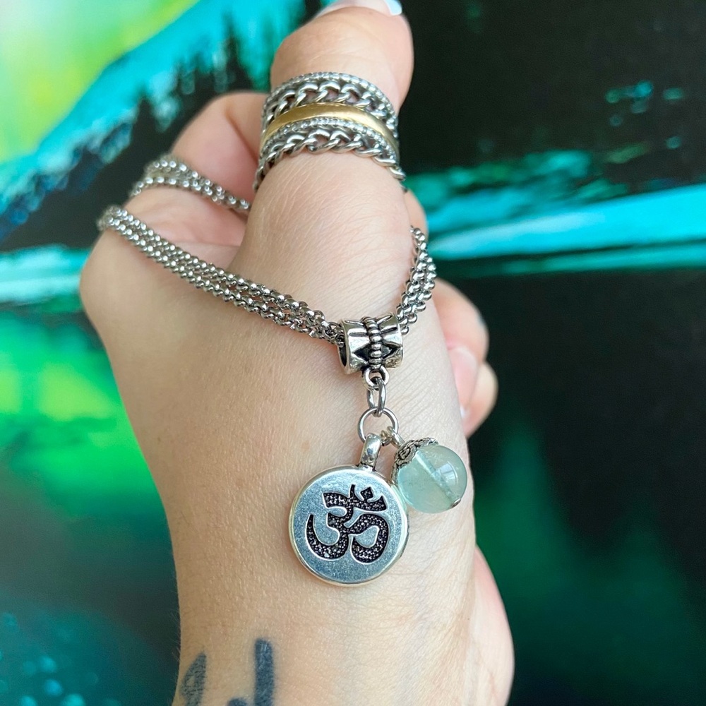 Stainless steel double chain om sign & fluorite - Picture 9 of 10
